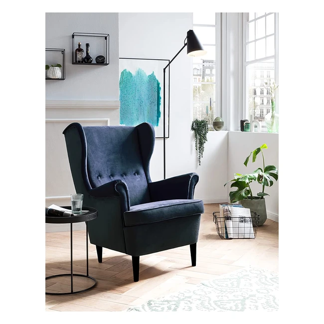 Traumnacht Edgar - Komfortabler und moderner Flgelsessel in Blau mit Holzf