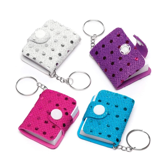 Baker Ross AW531 Mini Notepad Loot Keyring Pack - Attachable Tiny Notepads for Kids Party Bag Fillers