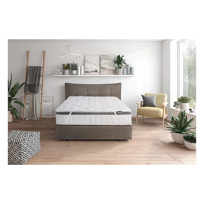 Traumnacht Microfaser Matratzenauflage - Schoner für Matratzen bis 30 cm - Allergiker geeignet - 140x200 cm