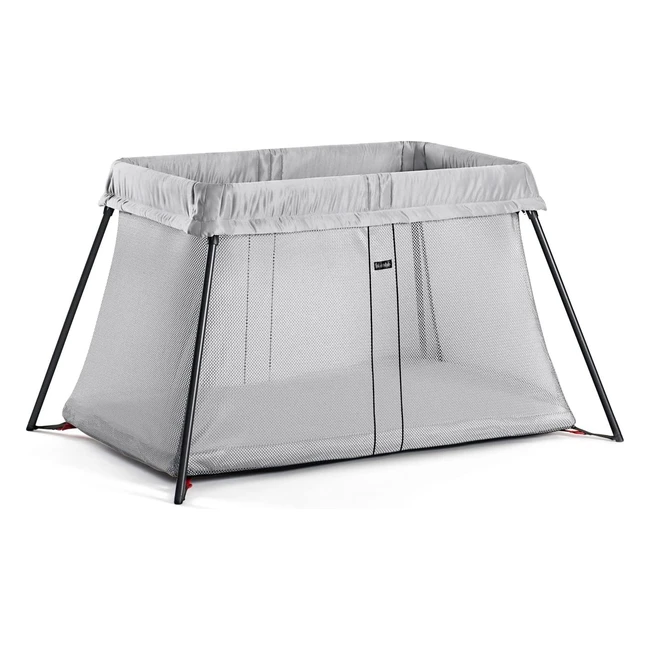 Lit Parapluie Babybjörn Light Argent - Facile à Plier et Transporter - Matelas Doux et Confortable - Convient de la Naissance à 3 Ans