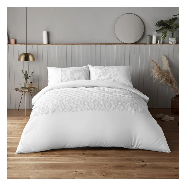 Silentnight Chevron Embossed Double Duvet Set - White Bedding with Button Fastening